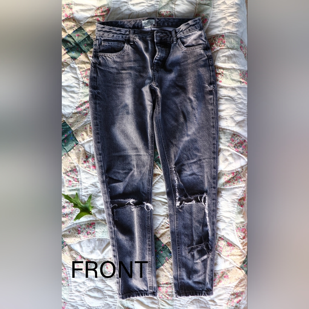 Forever 21 Premium Denim Ripped Jeans Size 25